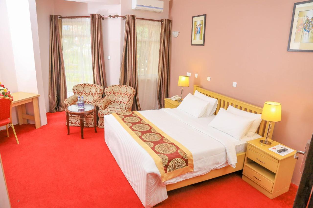 Hotel 7 Seasons Энтеббе Экстерьер фото
